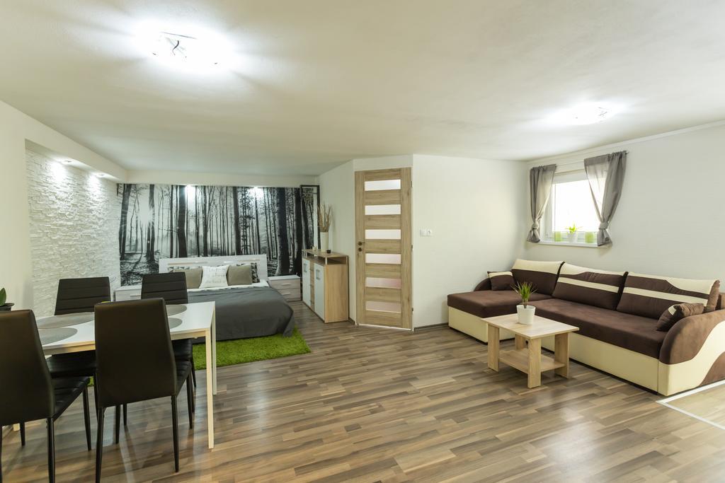 Lesni Penzion Vranov Vranov nad Dyji Bagian luar foto
